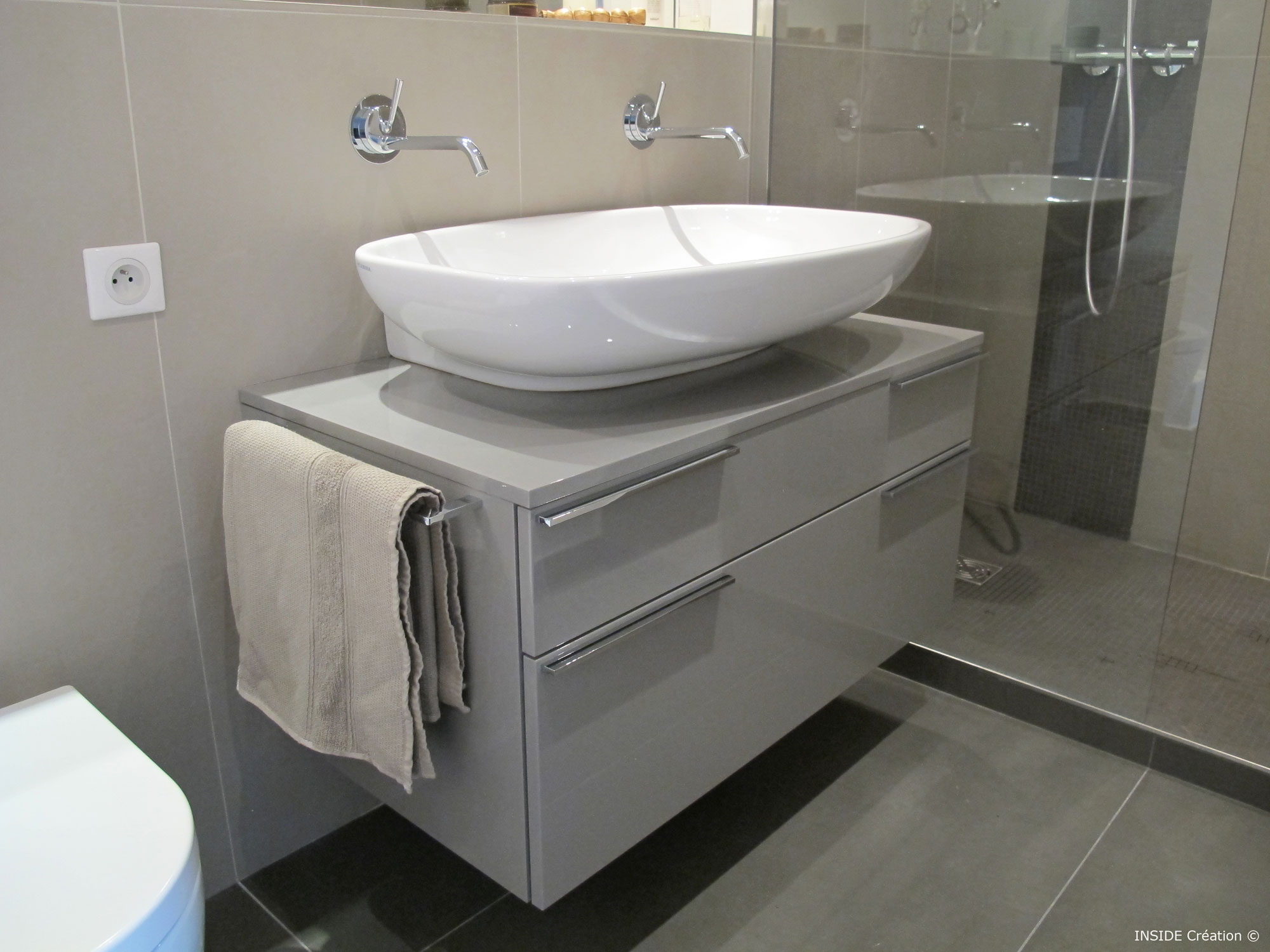 Carrelage grand format salle de bain inside création